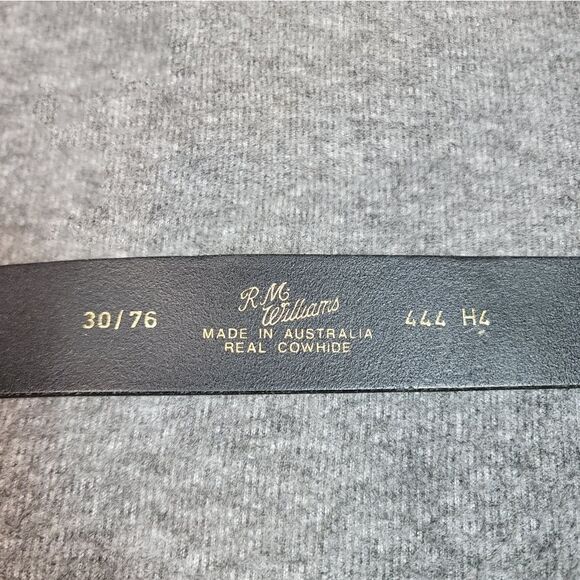 R.M. Williams Drover Mens Size 30 Black Cowhide Leather Belt Gold Buckle - Picture 8 of 9